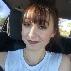 Meet your Posher, Caroline